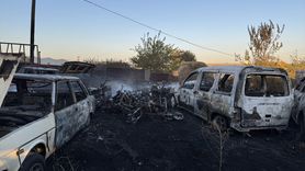 Aydın Efeler'de Yediemin Otoparkında Yangın: 5 Araç ve 30 Motosiklet Hasar Gördü