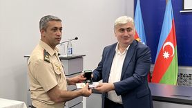 Azerbaycan Savunma Bakanı Zakir Hasanov'dan Ödül Töreni