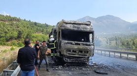 Burdur'da Yangın: Buğday Yüklü Tır Kül Oldu