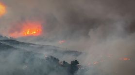 Çanakkale Gelibolu'daki Orman Yangınına Müdahale Sürüyor