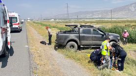 Erzincan'da Kamyonet Devrildi: 3 Yaralı