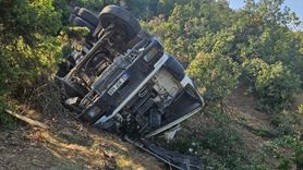 Eskişehir'de Beton Mikseri Devrildi, Sürücü Yaralandı