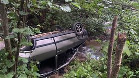 Giresun'da Dere Yatağına Devrilen Otomobil Kazası