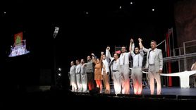 Haldun Taner'in 'Gözlerimi Kaparım Vazifemi Yaparım' Oyunu Harbiye'de Sahnelendi