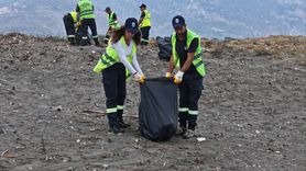 Hatay'da Deniz Kaplumbağası Yavruları için Sahil Temizliği