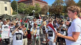 İsveç'te Gazeteciler, Gazze'de Ölen Meslektaşları İçin Protesto Düzenledi