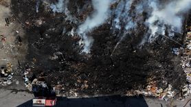 İzmir Buca'da Atık Yığınındaki Yangın İtfaiye Ekiplerince Kontrol Altına Alındı