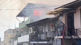 İzmir'de Ev Yangını Kontrol Altına Alındı