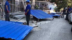 Kadıköy'de Rüzgarın Kurbanı: Demir Pano Kadını Yaraladı