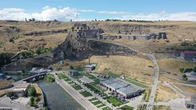 Kars Kalesi Eteklerindeki Anız Yangını Kontrol Altına Alındı