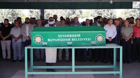 Mersin'deki Trafik Kazasında Hayatını Kaybeden Çocuk Defnedildi