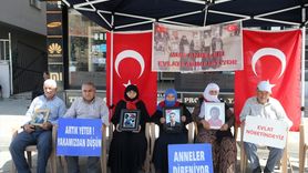 Muş'ta Aileler DEM Parti Önünde Eylem Yapıyor