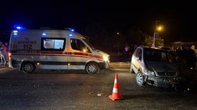 Sakarya'da İki Otomobil Çarpıştı: 8 Yaralı
