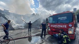 Trabzon'da Mobilya Atölyesinde Yangın: İtfaiye Ekipleri Müdahalede Bulunuyor