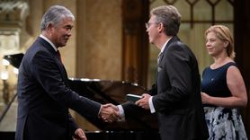 TÜRKSOY Genel Sekreteri Sultan Raev'e Macar Liyakat Nişanı