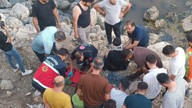 Van'da Erçek Gölü'ne Devrilen Otomobilde Üç Yaralı