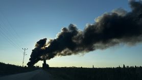 Adana'daki Geri Dönüşüm Fabrikasında Yangın Çıktı