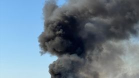 Antalya'da Çöp ve Moloz Yangını Kontrol Altına Alındı