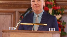 Atıl Kutoğlu'na Viyana'da Gümüş Onur Madalyası