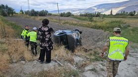 Erzincan'da Takla Atan Otomobilde Yaralılar Kurtarıldı