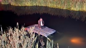 Erzurum'da Nehre Düşen Aracının Üzerinde Yardım Bekleyen Sürücü Kurtarıldı