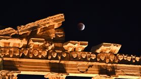 Kanlı Ay tutulması Antalya Side'de Görücüye Çıktı