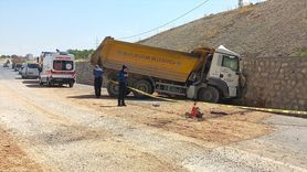 Malatya'da İstinat Duvarına Çarpan Kamyonun Sürücüsü Hayatını Kaybetti