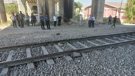 Malatya'da Yük Treni Otomobile Çarptı: Sürücü Ağır Yaralandı