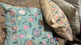 Özbek Suzani Geleneği: Rengarenk Motifler ve Kadim Teknikler