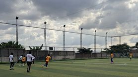 Rigobert Song Kamerun'daki Türk Okulunda Spor Olimpiyatlarında Gençlerle Buluştu