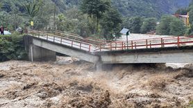 Rize'de Süren Sağanak Yağış Gözlemleniyor