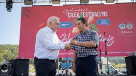 Sakarya'da Renkli Çilek Festivali Coşkusu