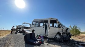Şanlıurfa'da Minibüs ile Otomobil Çarpışması: 15 Yaralı