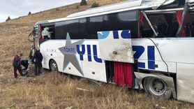 Sivas'ta Yolcu Otobüsü ve Tır Çarpıştı: 23 Yaralı