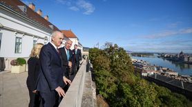 TBMM Başkanı Kurtulmuş, Macaristan'da Cumhurbaşkanı Sulyok ile Görüştü