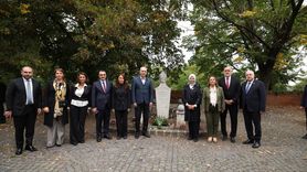 TBMM Başkanı Numan Kurtulmuş, Galiçya Türk Şehitliği'ni Ziyaret Etti