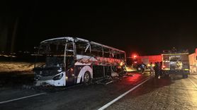 Van'da Seyir Halindeki Yolcu Otobüsü Alev Alev Yandı