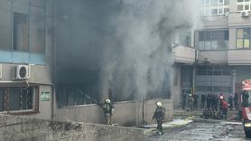 Bayrampaşa'daki İş Merkezinde Yangın Kontrol Altına Alındı