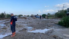 Hatay'daki Sağanak Yağış Kapanmalara Neden Oldu