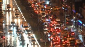 İstanbul'da Sağanak Yağmur Hayatı Olumsuz Etkiliyor