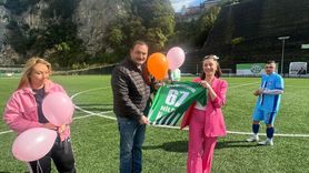 Kanseri Yenen Kadına Anlamlı Destek