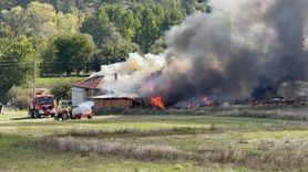 Kütahya'da Yanan Odunluk Ev ve Araçlara Sıçradı
