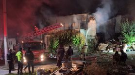 Kütahya'daki Ahşap Evdeki Yangın Kontrol Altına Alındı