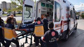 Manisa'da Bıçaklı Saldırı: Eski Eş ve Yanındaki Kişi Yaralandı