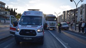 Manisa'da Kamyonun Çarptığı Genç Hastaneye Kaldırıldı