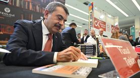 Milli Eğitim Bakanı Tekin, Ankara Kitap Fuarı'nda Açıklamalarda Bulundu