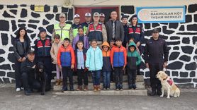 Muş'ta Jandarma Ekiplerinden Öğrencilere Kış Yardımı