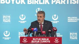 Mustafa Destici'den Kıbrıs Açıklaması: Türkiye ile Uyum Zorunludur