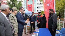 Van'da Deprem Şehitleri Anıldı