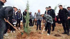 Adıyaman'da 150 fidan şehitler için toprakla buluştu